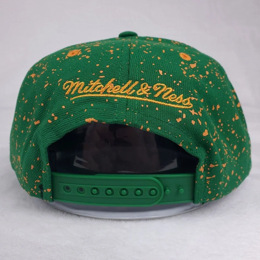 Milwaukee Bucks Mitchell‎ & Ness NBA Snapback Hat Cap 3D Logo Splatter Print NWT